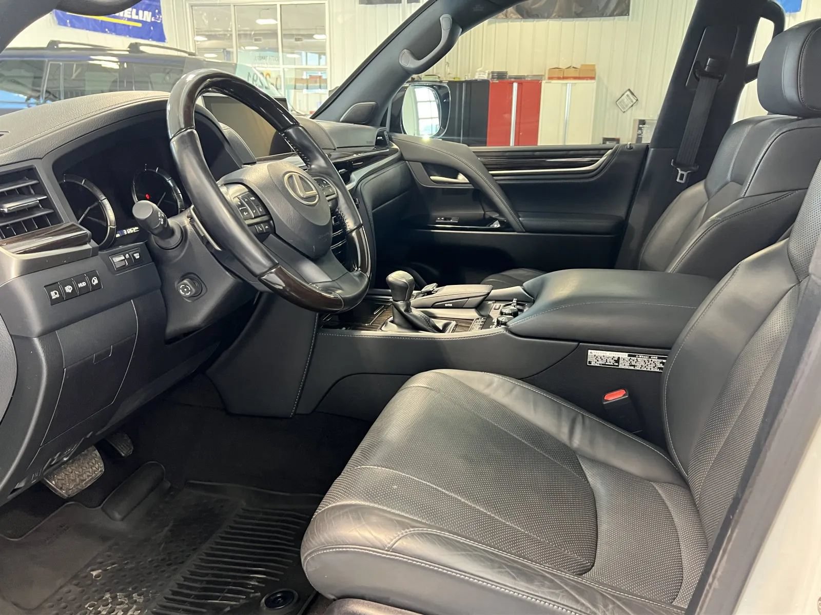 Used 2021 Lexus LX 570 4WD w/ Sport Package image 11