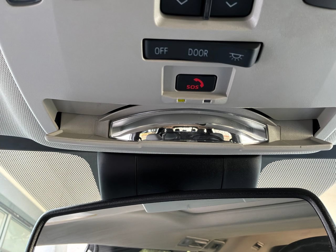 Used 2025 Toyota Sienna XLE FWD image 21