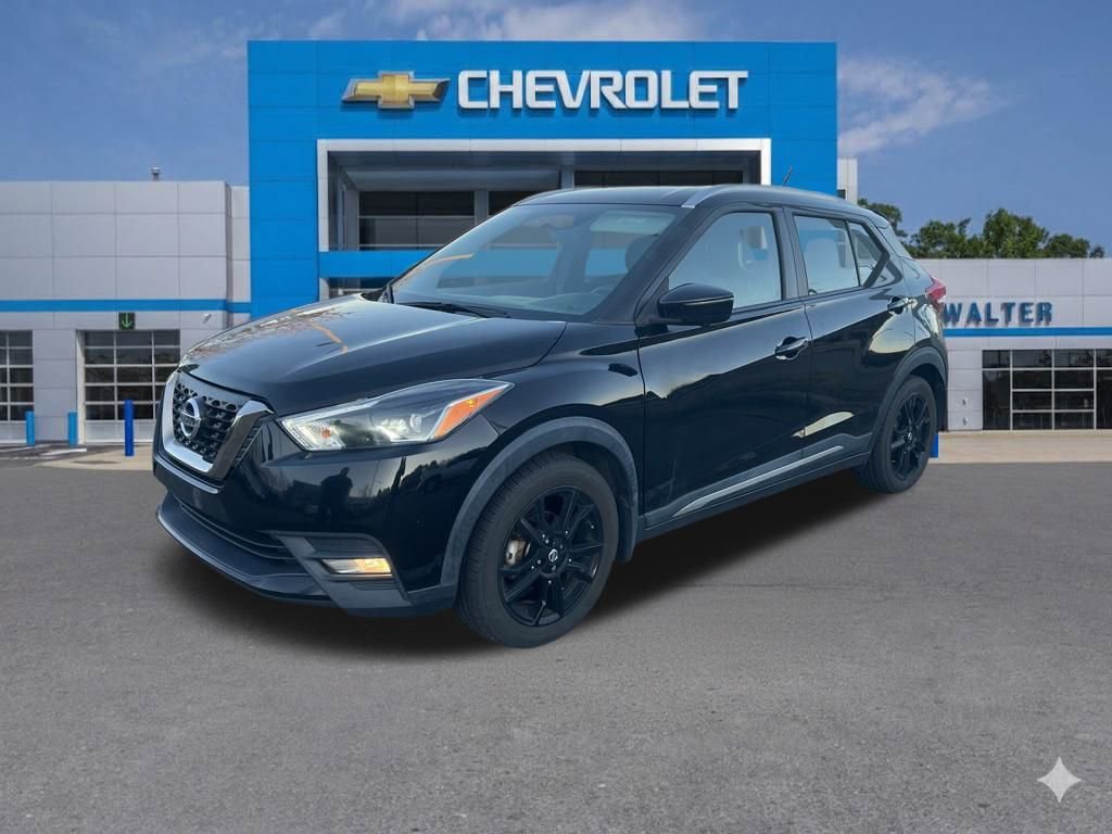 Used 2019 Nissan Kicks SR w/ SR Premium Package image 2