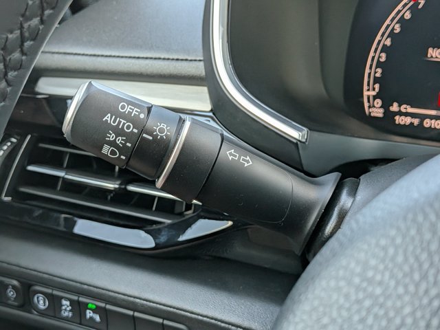 Used 2024 Acura MDX SH-AWD w/ Technology Package image 8