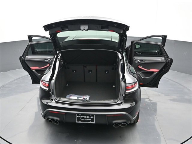 New 2026 Porsche Macan image 28