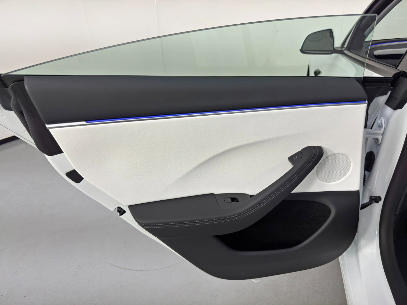 Used 2025 Tesla Model 3 Long Range image 46