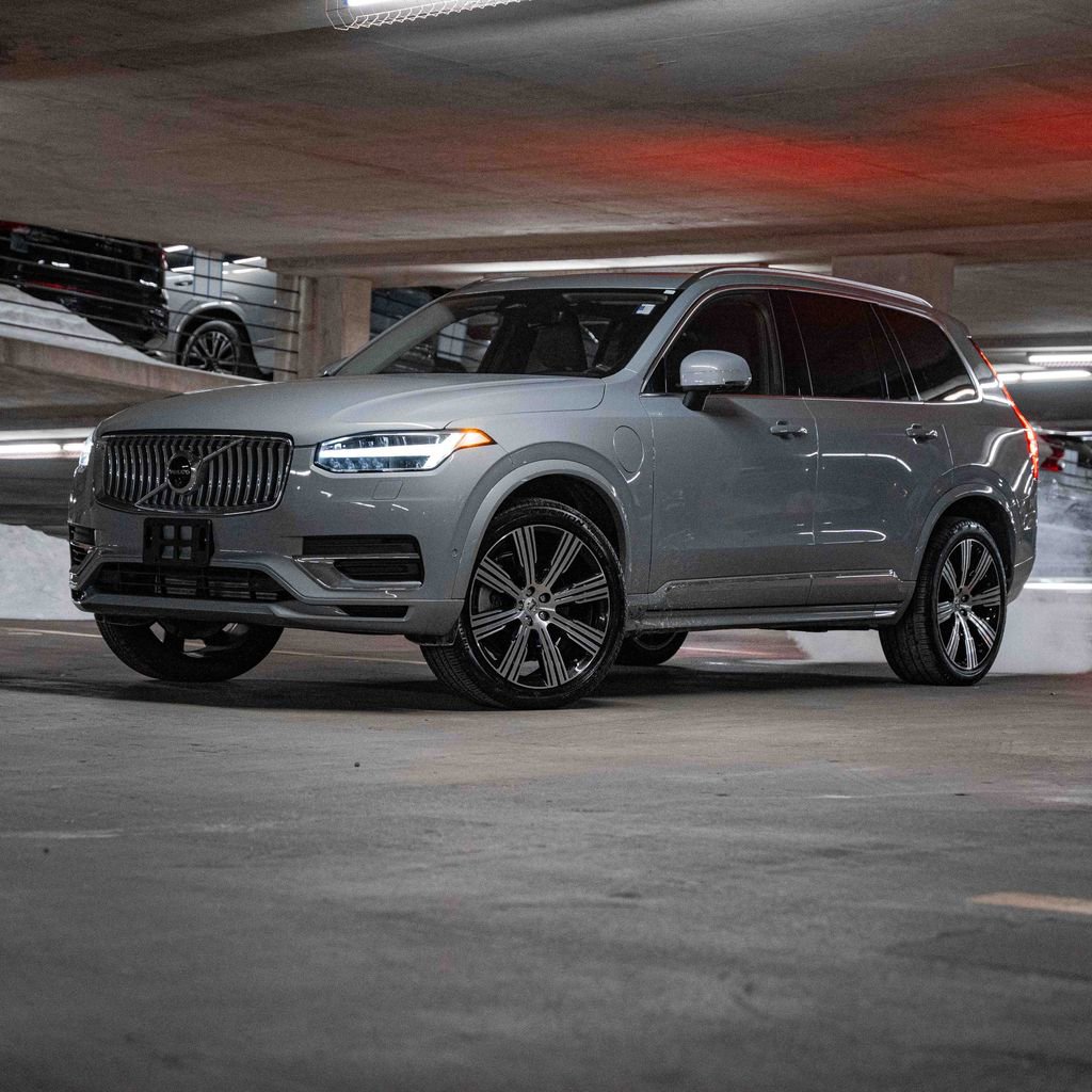Certified 2025 Volvo XC90 T8 Plus w/ Protection Package Premier image 1