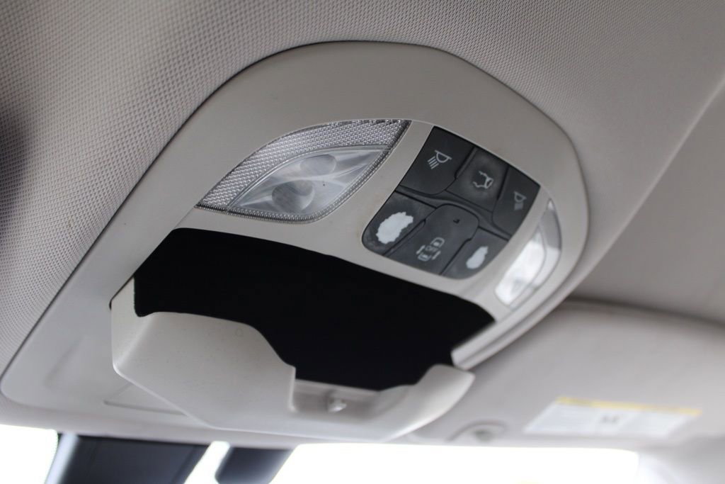 Used 2017 Chrysler Pacifica Touring-L image 47