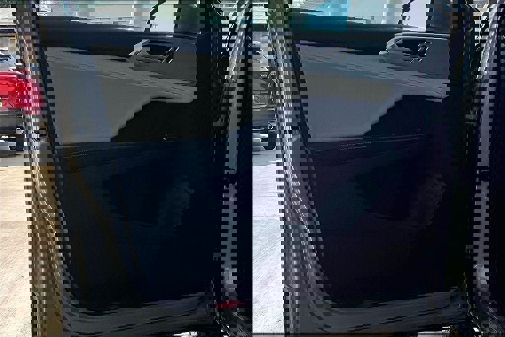 New 2025 Volkswagen Taos SE image 26