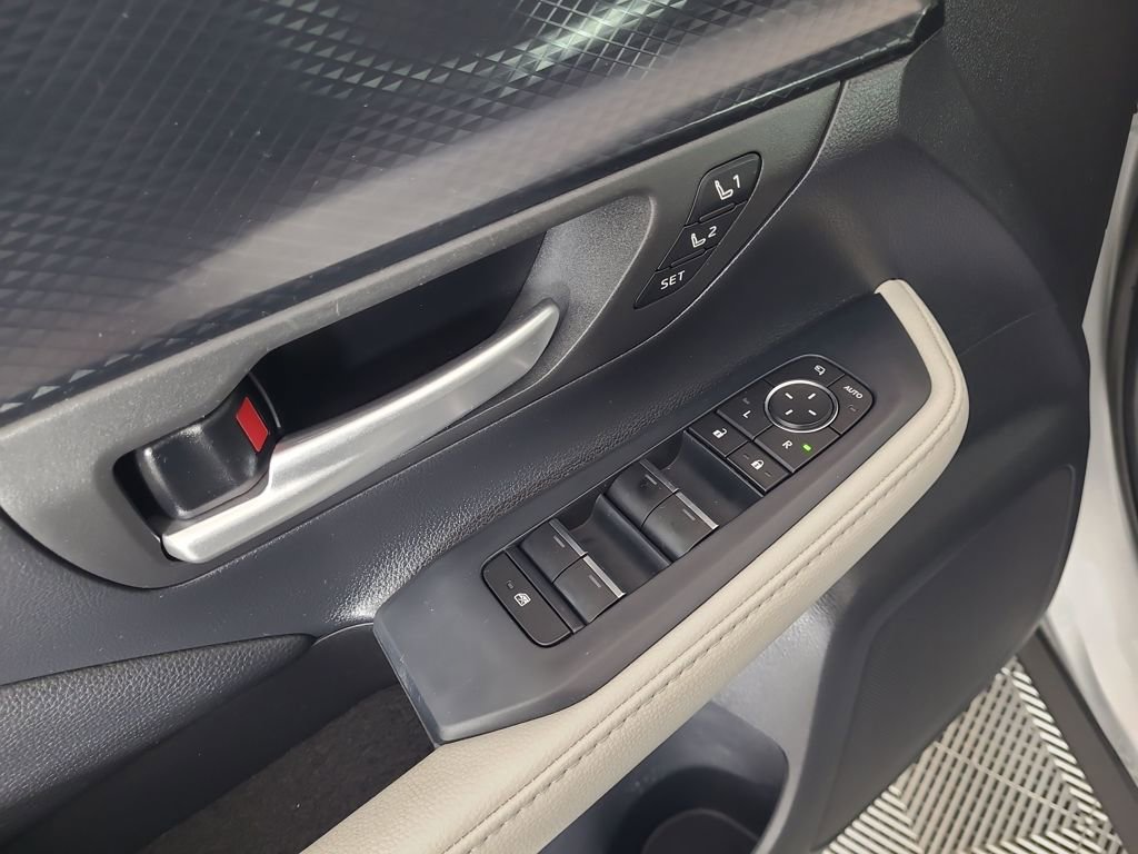 Used 2024 Toyota Grand Highlander AWD Hybrid image 15