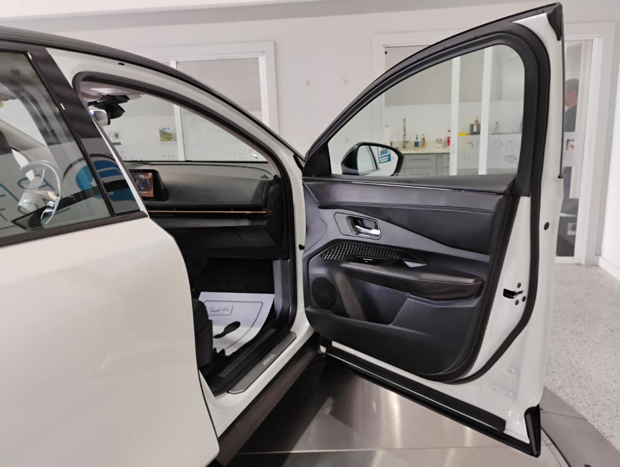 Used 2024 Nissan Ariya AWD image 62