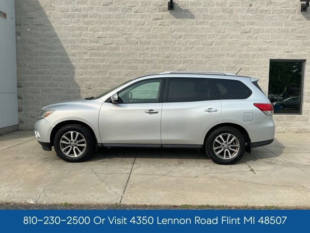Used 2014 Nissan Pathfinder SV AWD/4WD image 4