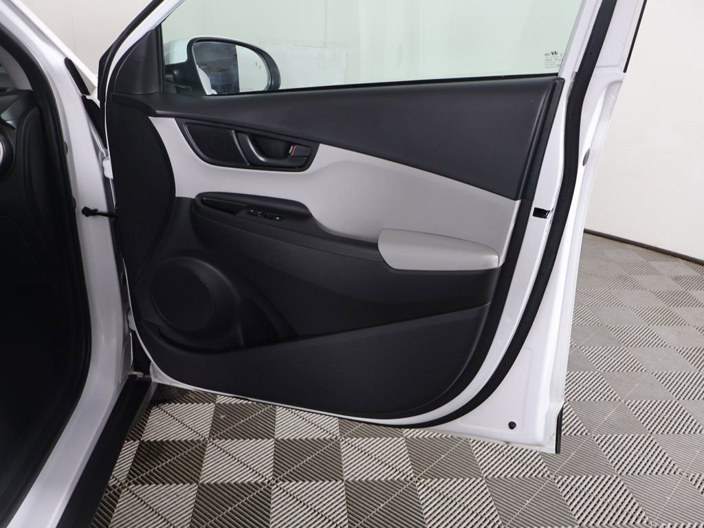 Used 2023 Hyundai Kona SEL image 22