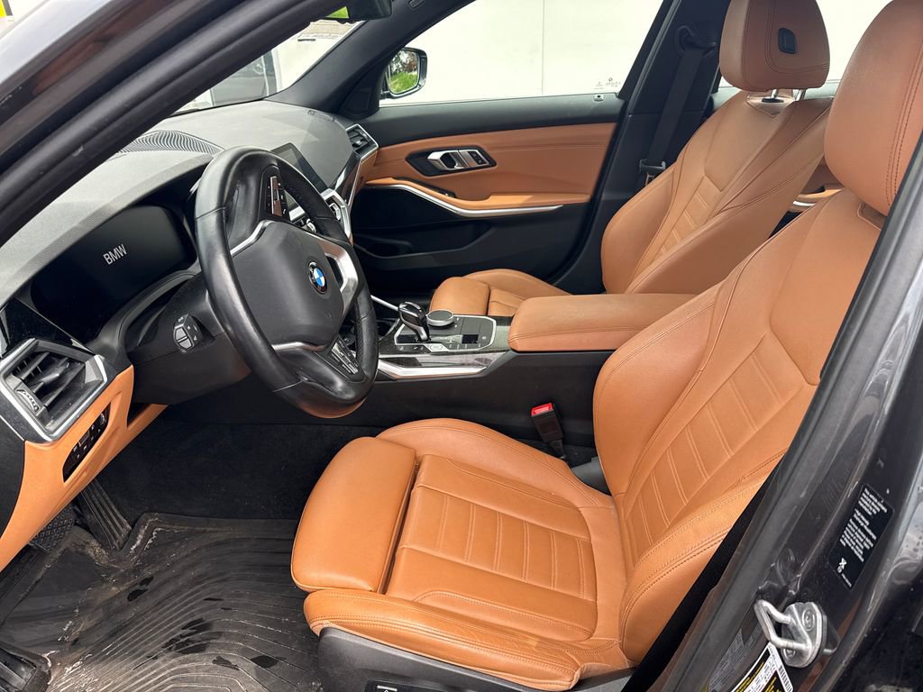 Used 2021 BMW 330i xDrive Sedan w/ Premium Package image 9