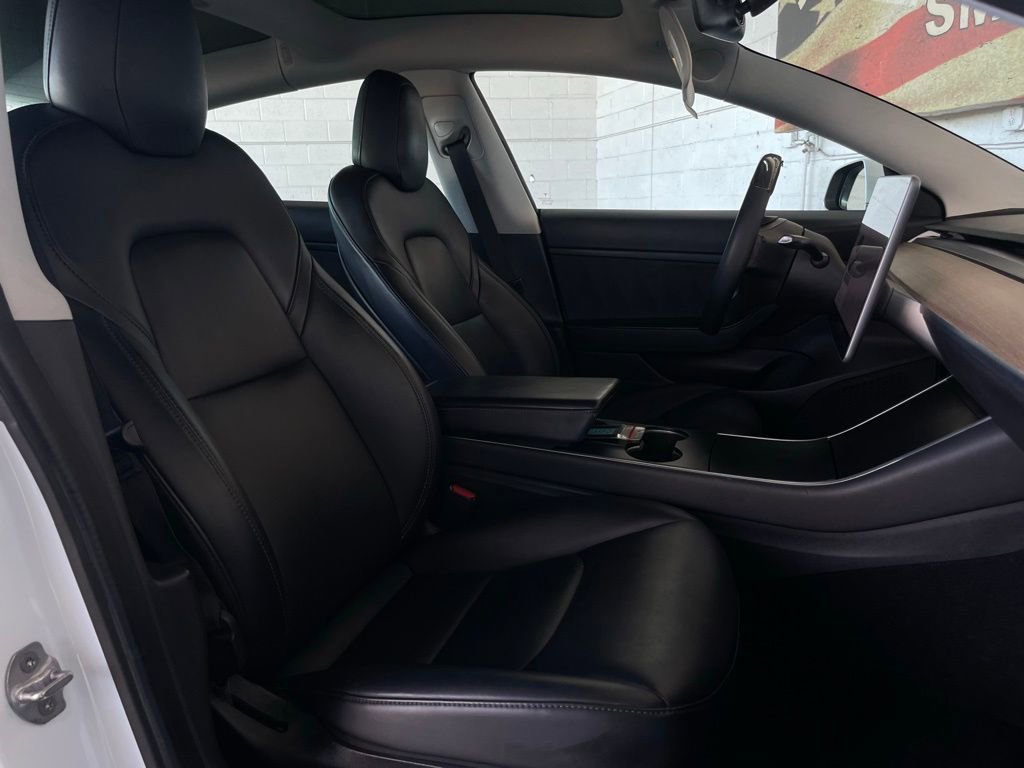 Used 2020 Tesla Model 3 Standard Range Plus RWD image 19