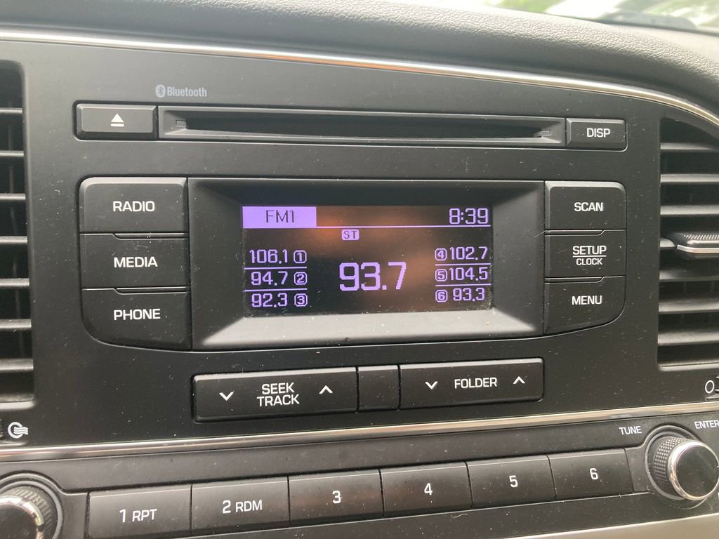 Used 2018 Hyundai Elantra SE image 23