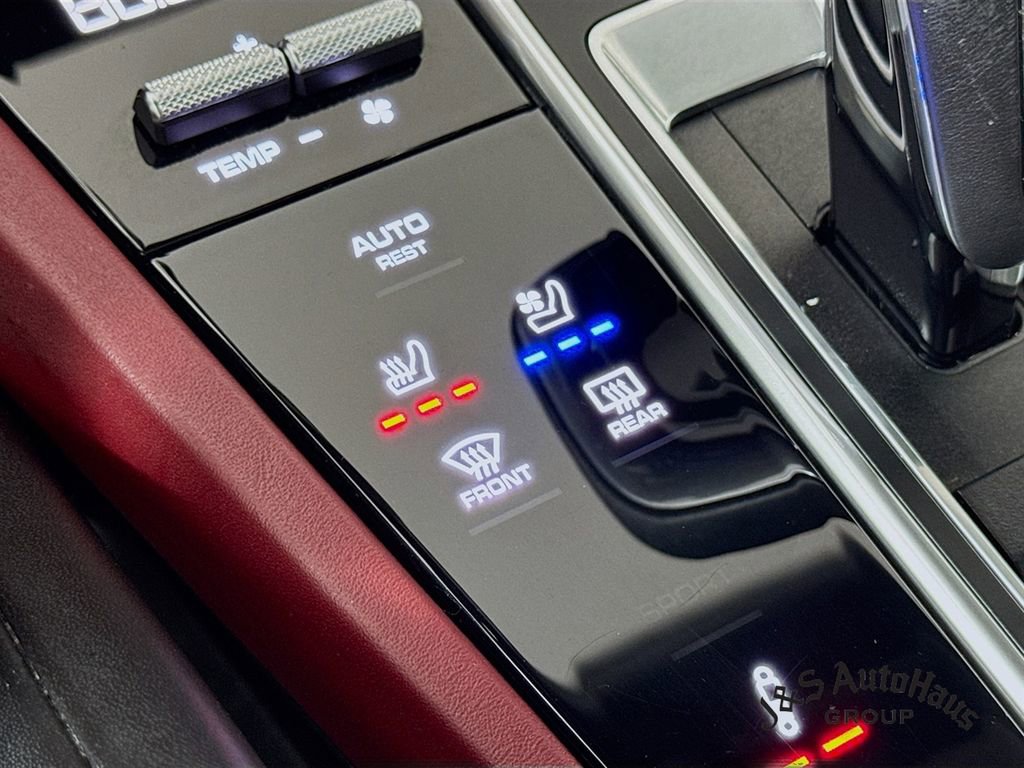 Used 2022 Porsche Cayenne E-Hybrid Coupe image 26