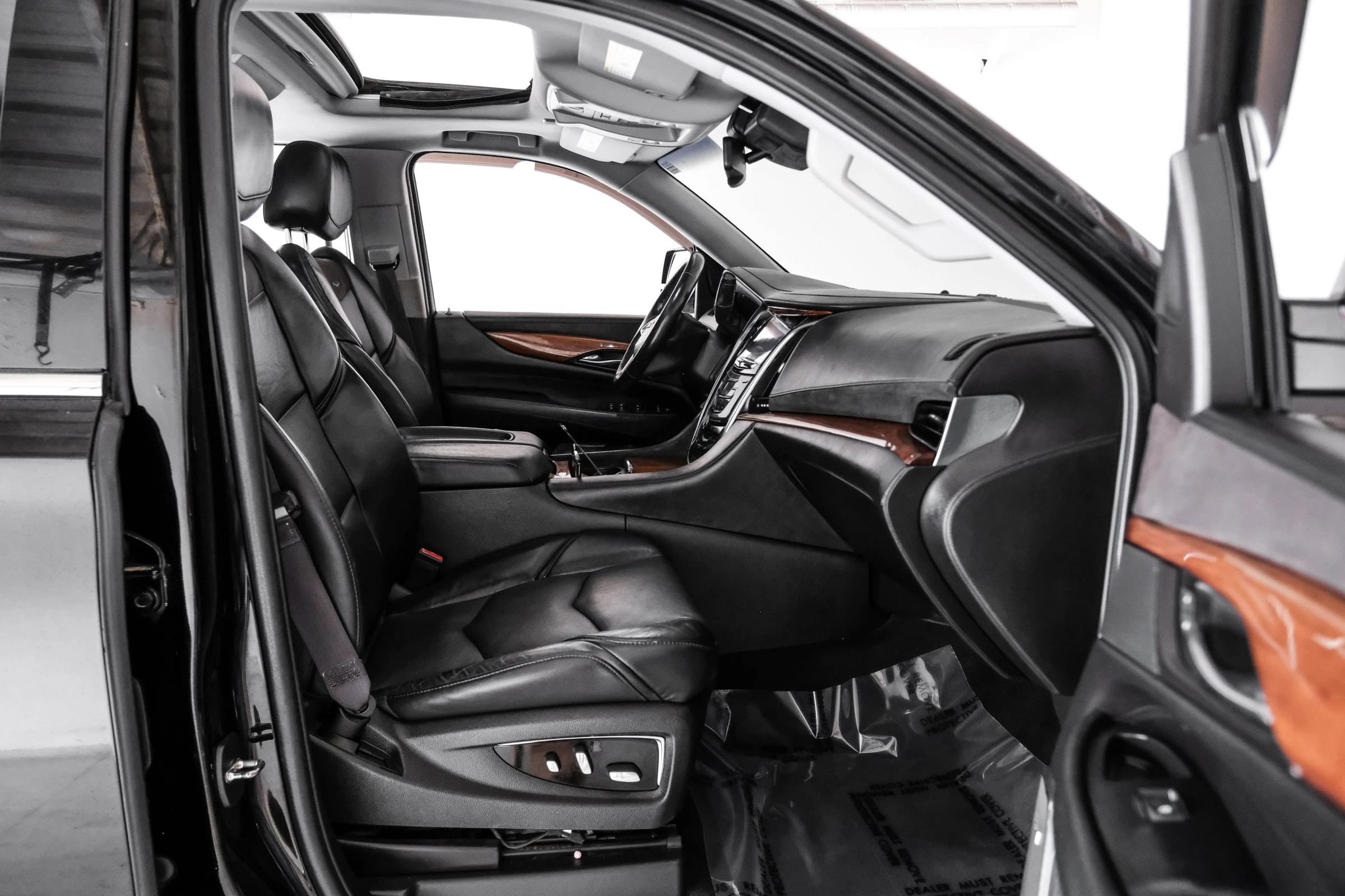 Used 2015 Cadillac Escalade ESV Premium AWD/4WD image 30