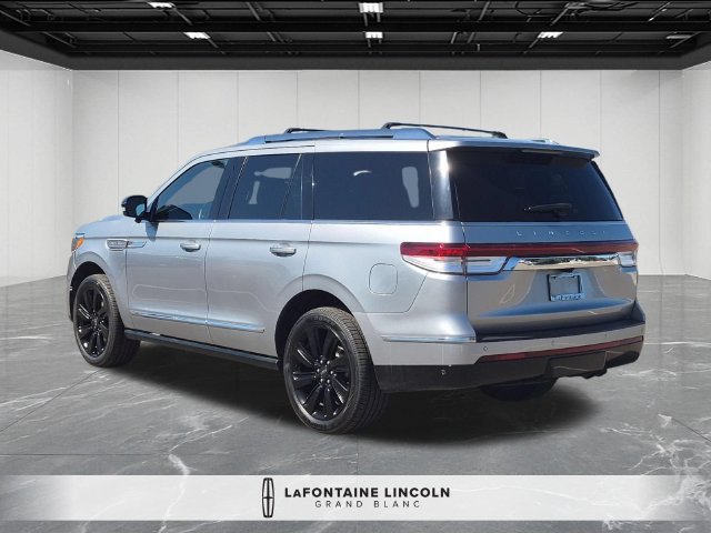 Used 2023 Lincoln Navigator Reserve AWD/4WD image 3