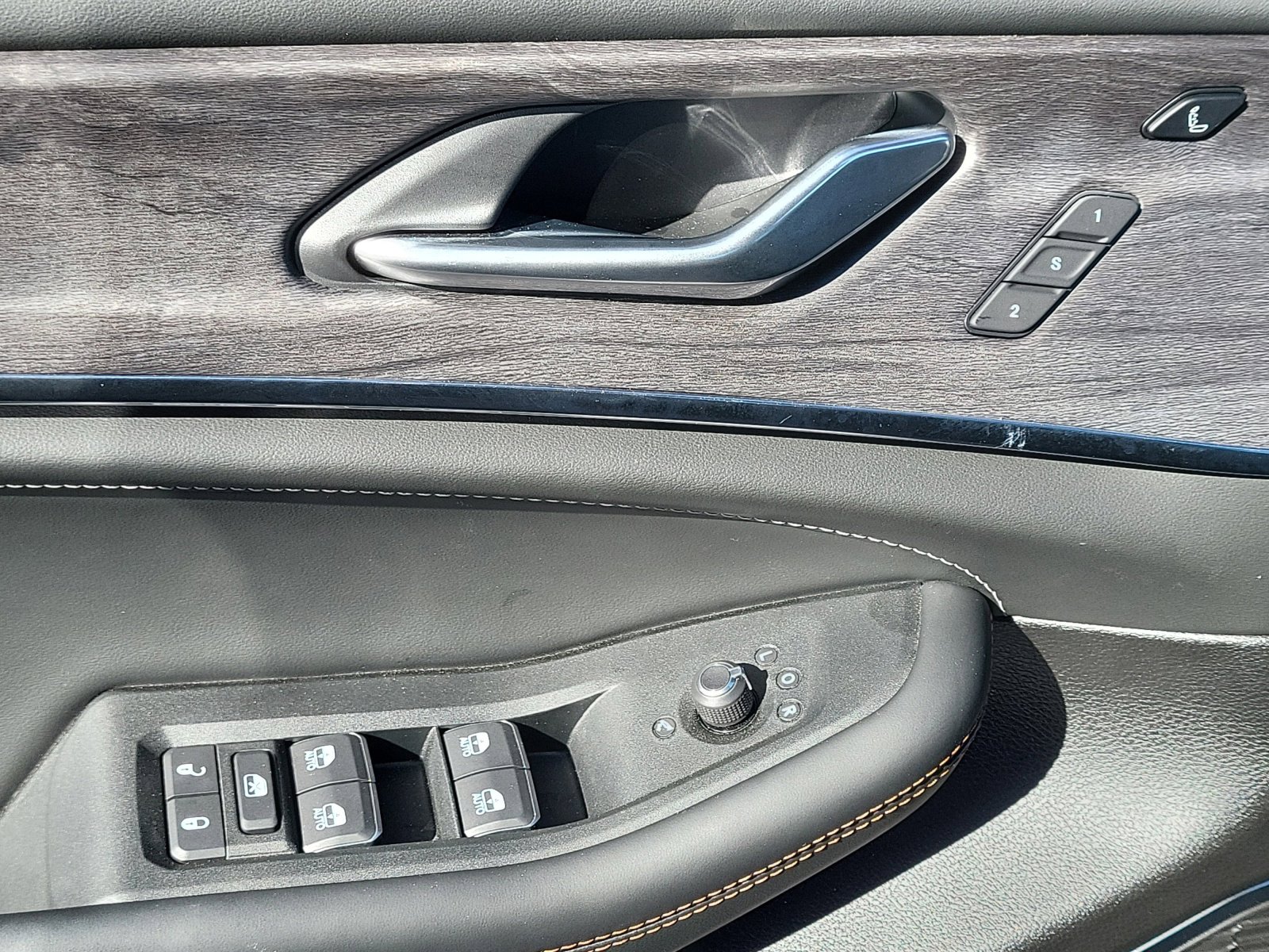 New 2025 Jeep Grand Cherokee L Overland w/ Luxury Tech Group IV image 20