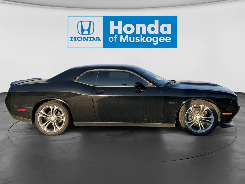 Used 2022 Dodge Challenger R/T RWD image 4