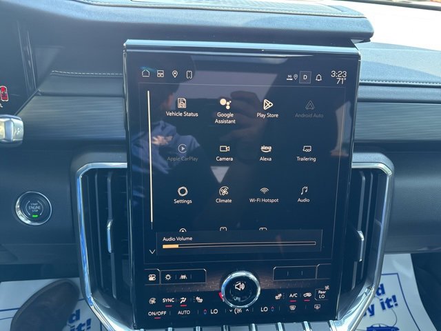 Used 2025 GMC Acadia Elevation w/ Elevation Premium Package image 38