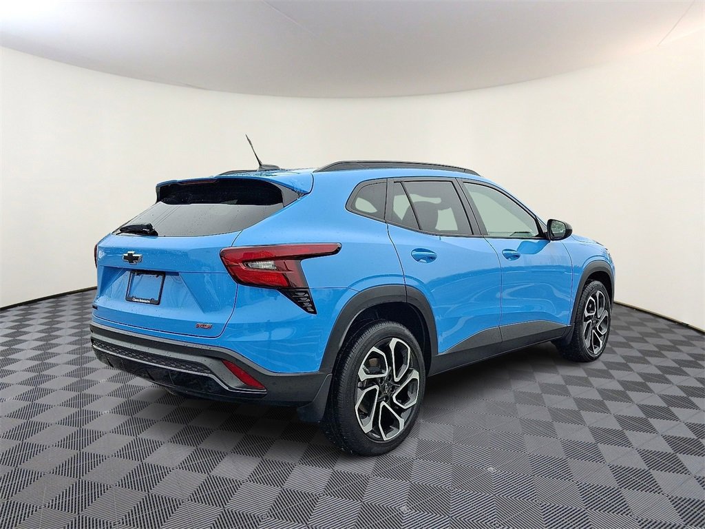 Used 2024 Chevrolet Trax RS w/ Sunroof Package image 9