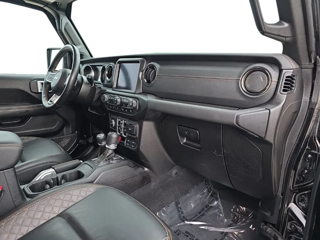 Used 2021 Jeep Wrangler Unlimited Sahara AWD/4WD image 19