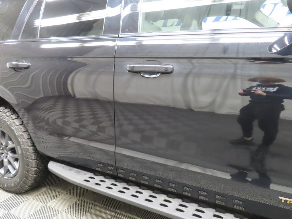 Used 2025 Ford Expedition Tremor AWD/4WD image 34