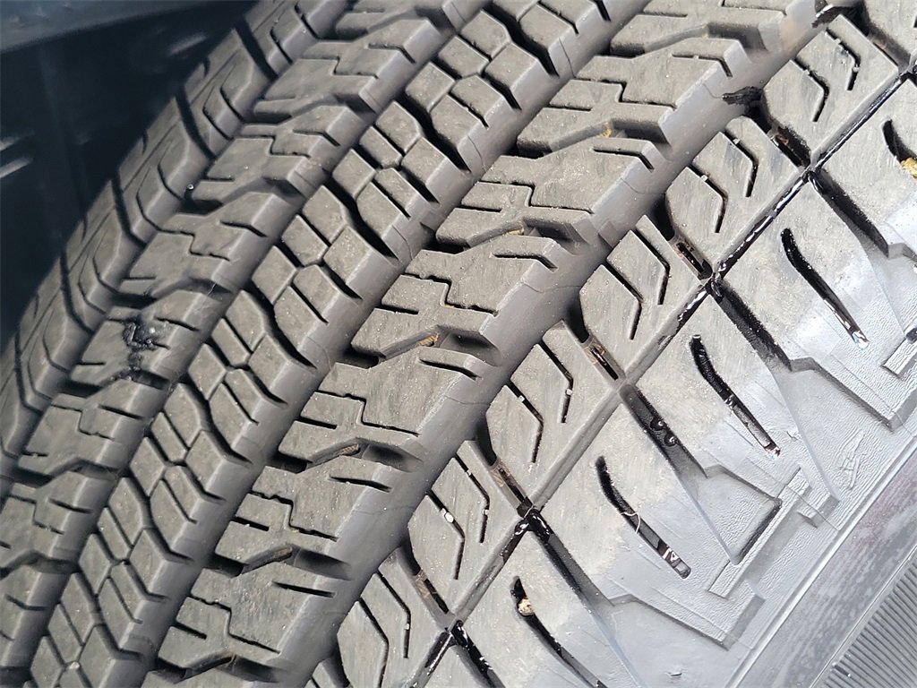 Used 2025 Chevrolet Colorado LT w/ LT Convenience Package image 26