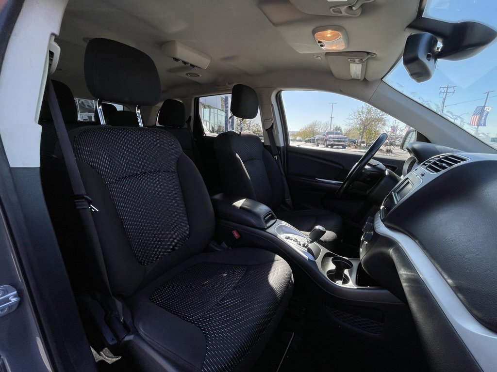 Used 2020 Dodge Journey SE w/ SE Popular Equipment Group image 29