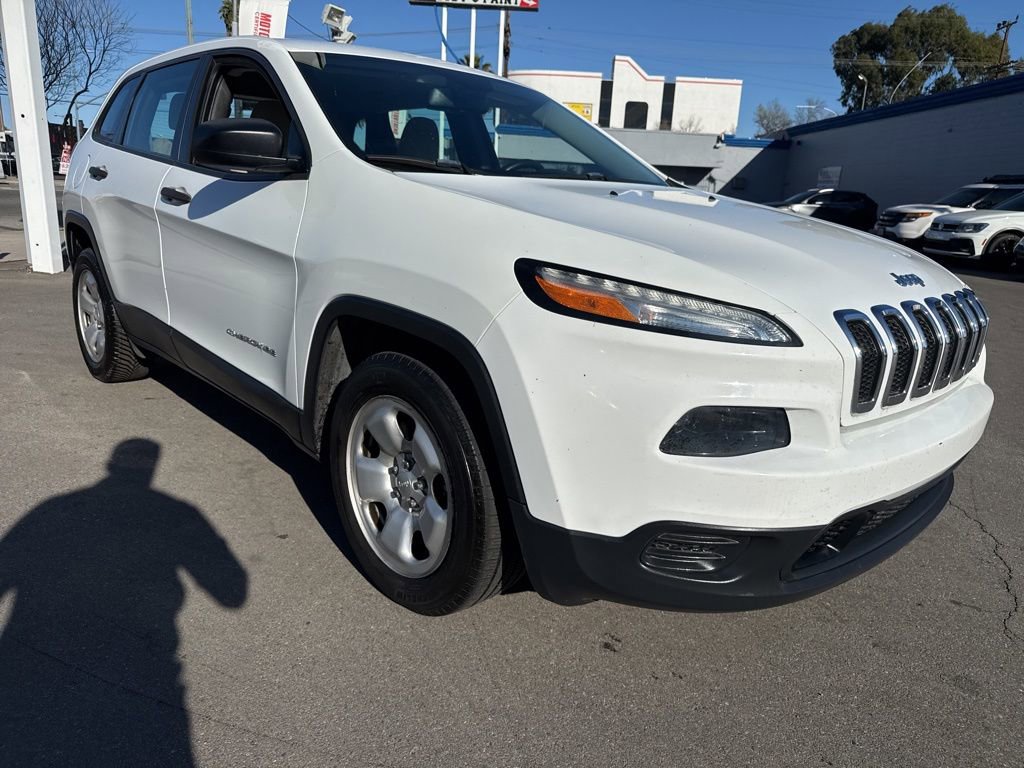 Used 2016 Jeep Cherokee Sport image 1
