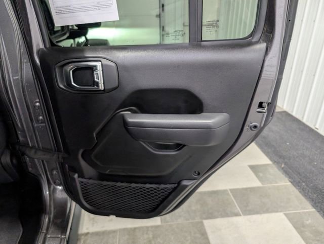 Used 2025 Jeep Wrangler Unlimited Rubicon 4xe w/ Convenience Group AWD/4WD image 23