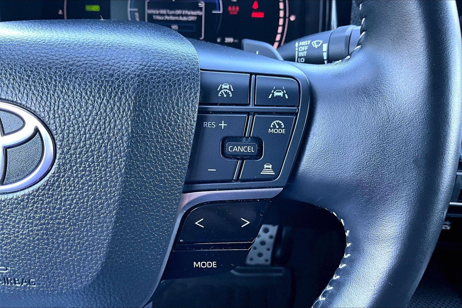 Used 2025 Toyota Camry SE FWD image 18