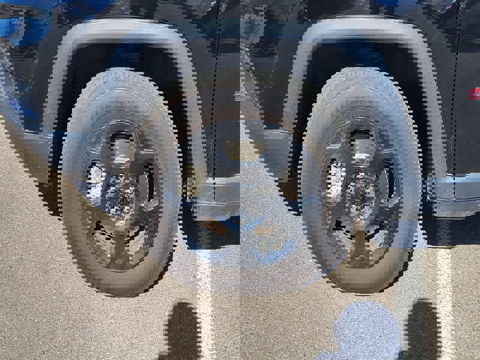 Used 2023 Jeep Compass Trailhawk w/ Sun and Sound Group AWD/4WD image 9