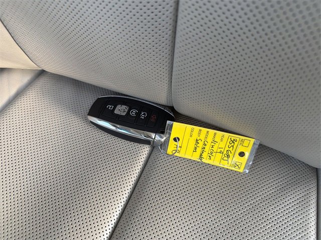 Used 2019 Lincoln Continental Reserve image 35