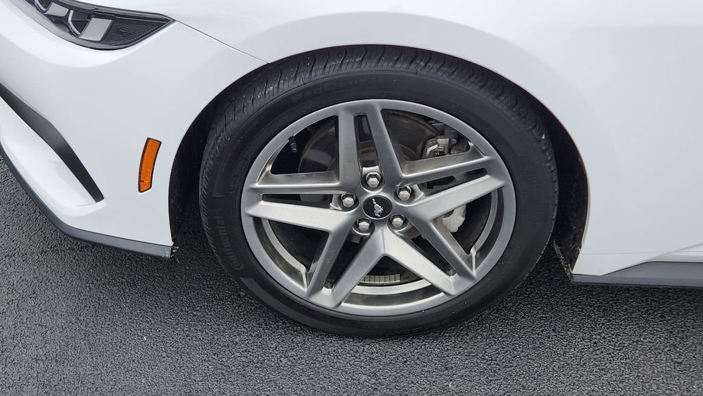 Used 2024 Ford Mustang Coupe RWD image 14