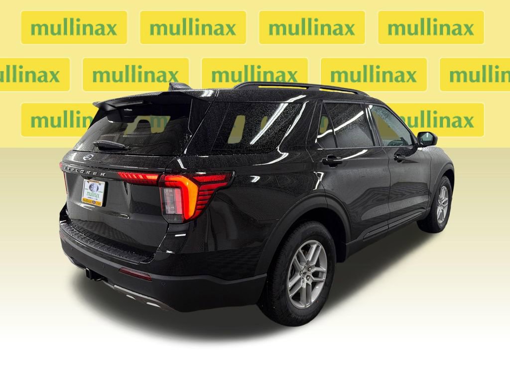 New 2026 Ford Explorer Active RWD image 3