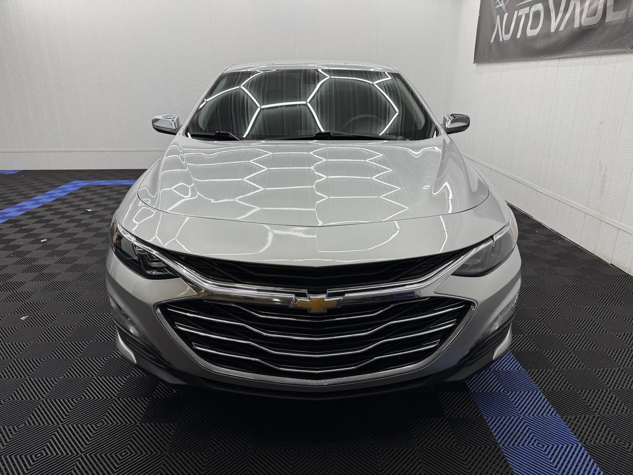 Used 2020 Chevrolet Malibu LT FWD image 4