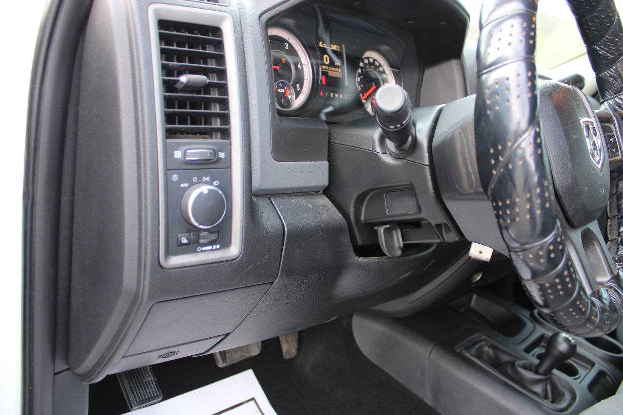 Used 2018 RAM 2500 Tradesman w/ Chrome Appearance Group image 24