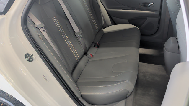Certified 2025 Hyundai Elantra Sport FWD image 25