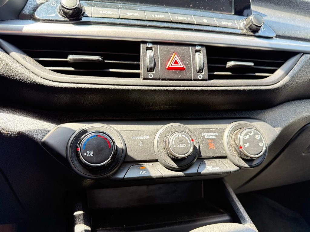 Used 2024 Kia Forte LXS w/ LXS Technology Package image 17