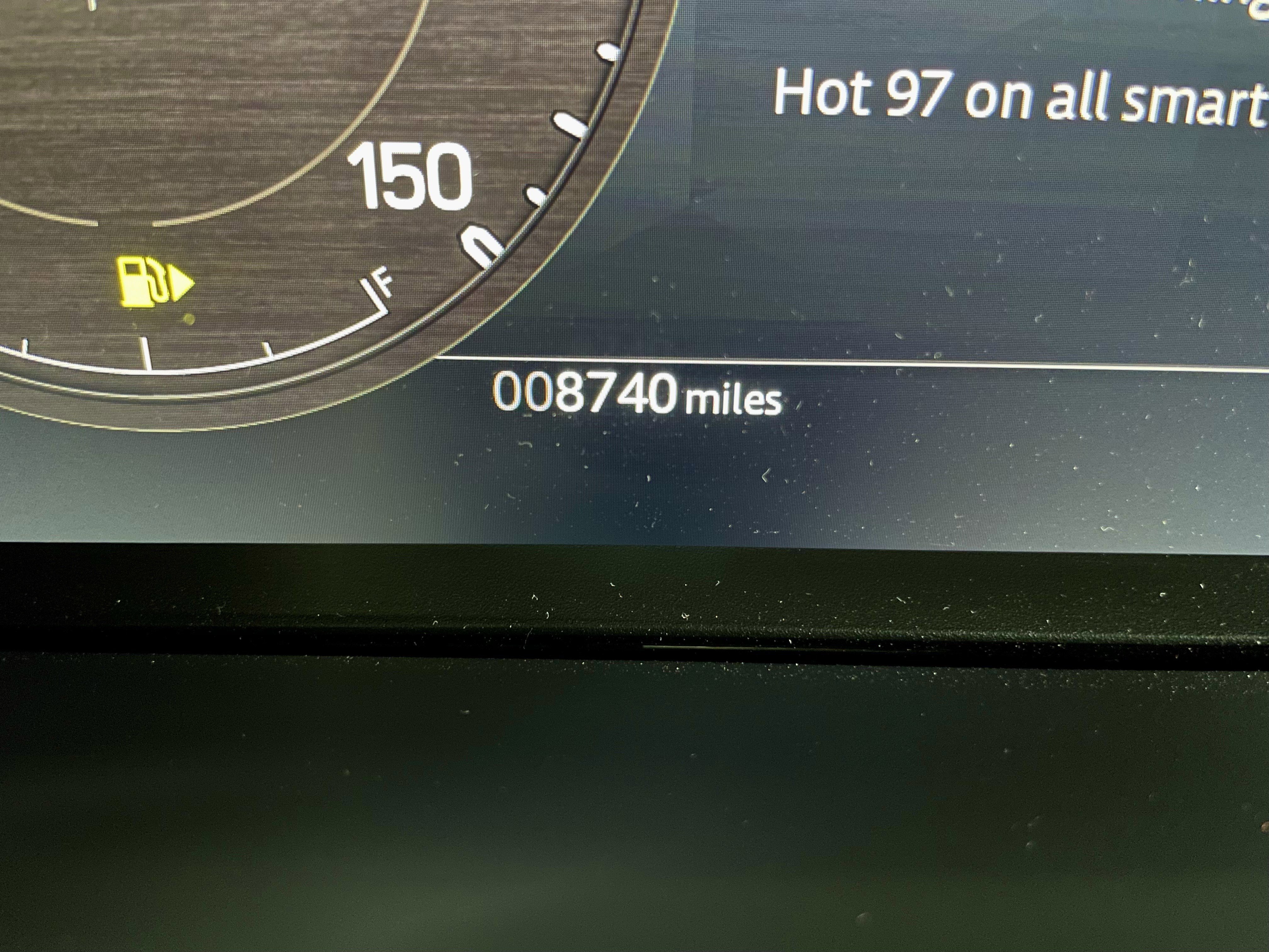 Certified 2024 Land Rover Defender 110 SE image 25