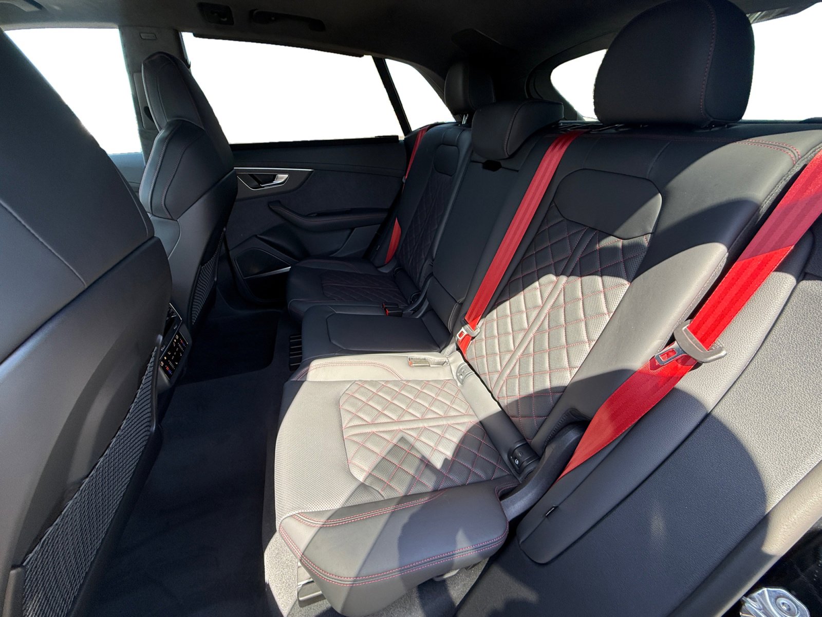 New 2026 Audi SQ8 Prestige AWD/4WD image 16
