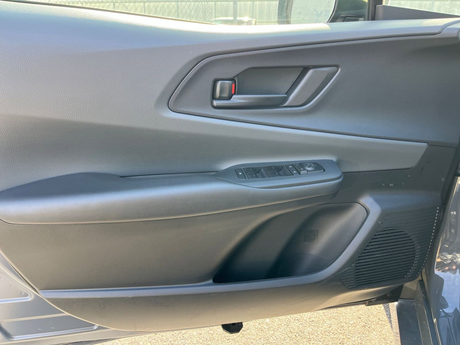 Used 2025 Toyota Prius LE image 20