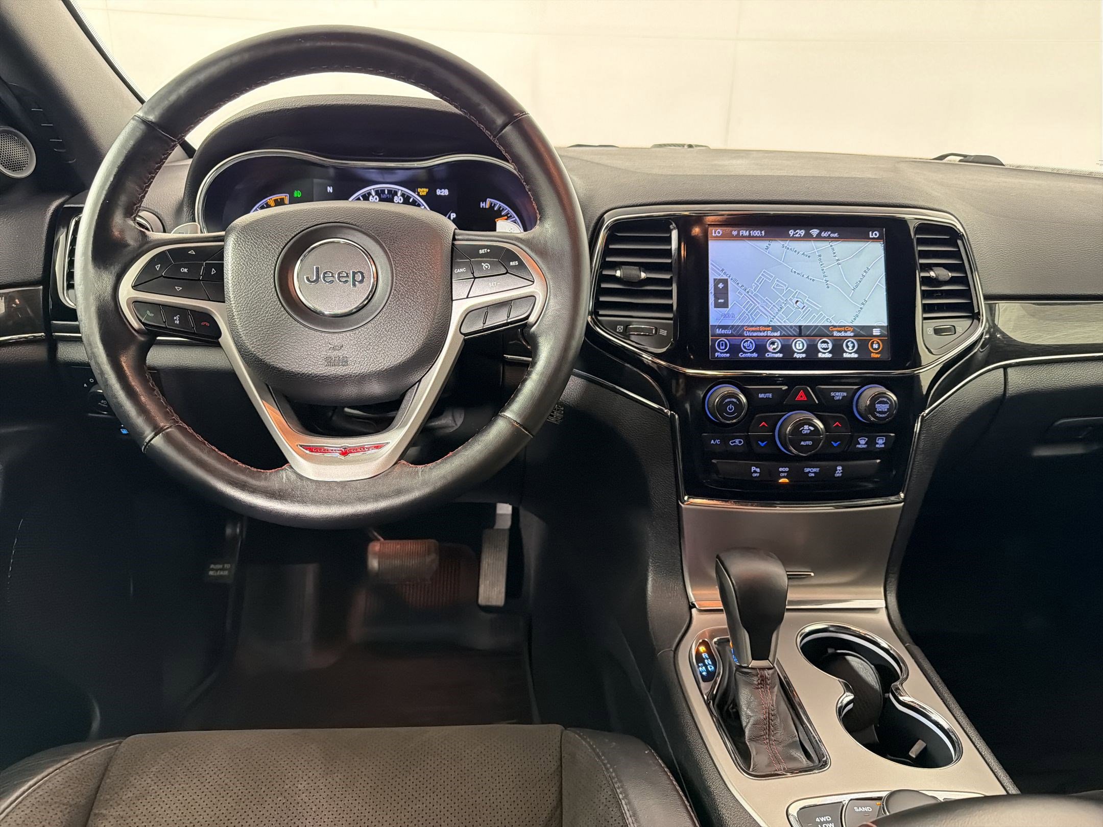 Used 2019 Jeep Grand Cherokee Trailhawk AWD/4WD image 27