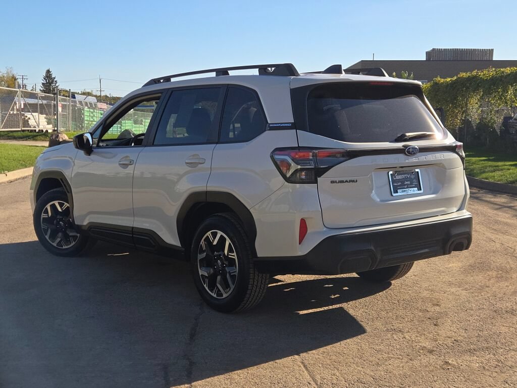 Certified 2025 Subaru Forester Premium AWD/4WD image 13