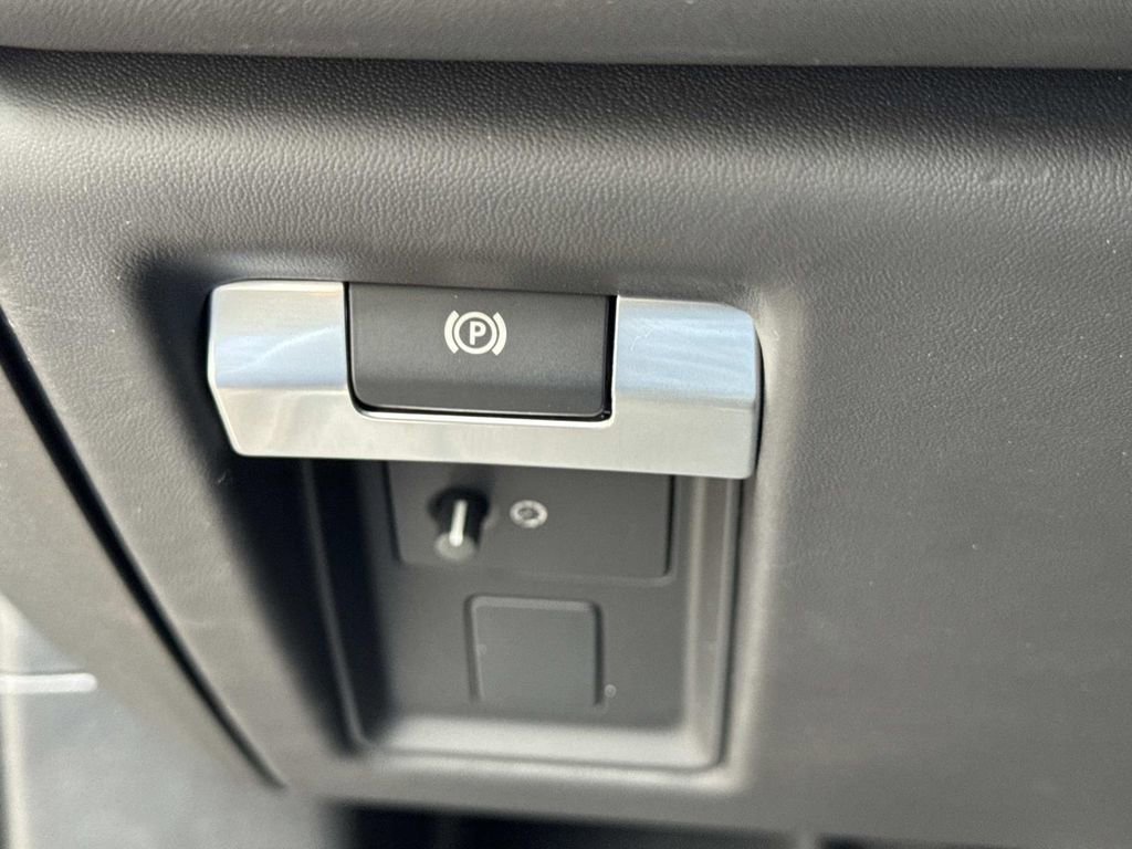 New 2026 Land Rover Defender 110 image 30