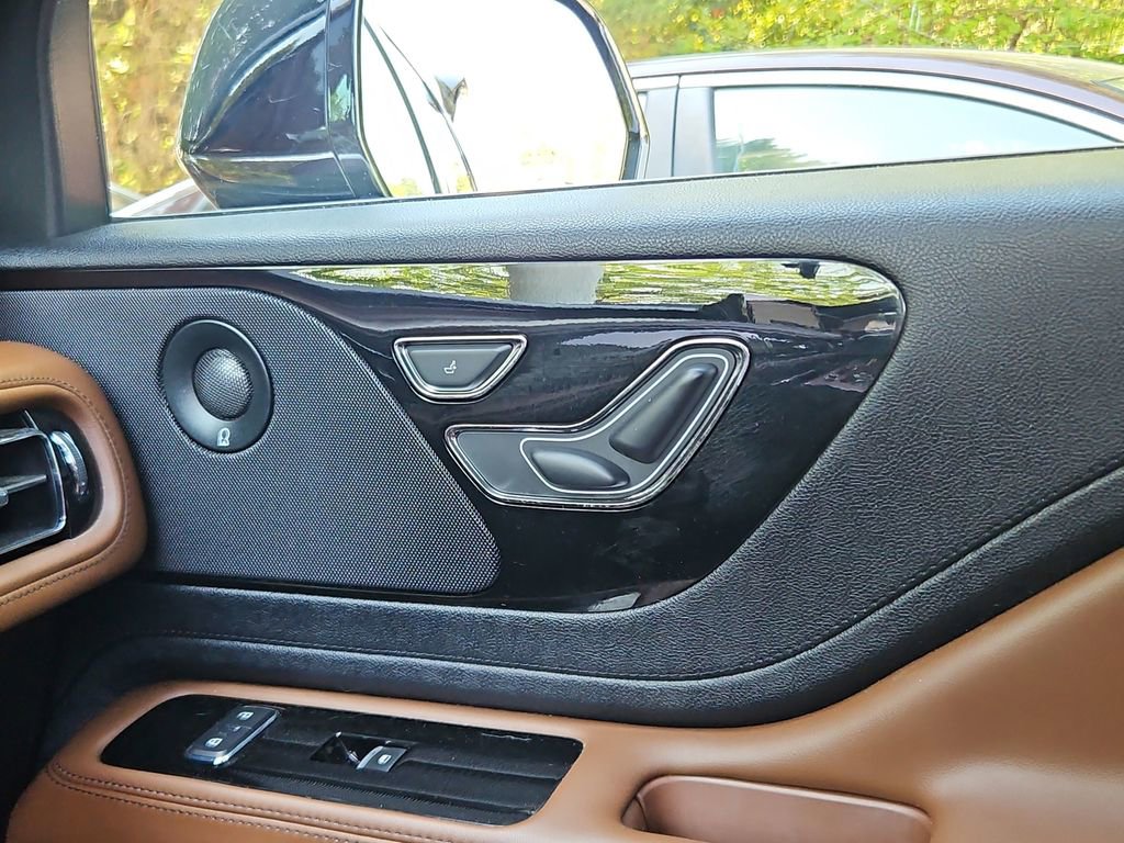 Used 2023 Lincoln Aviator Reserve w/ Equipment Group 201A image 28