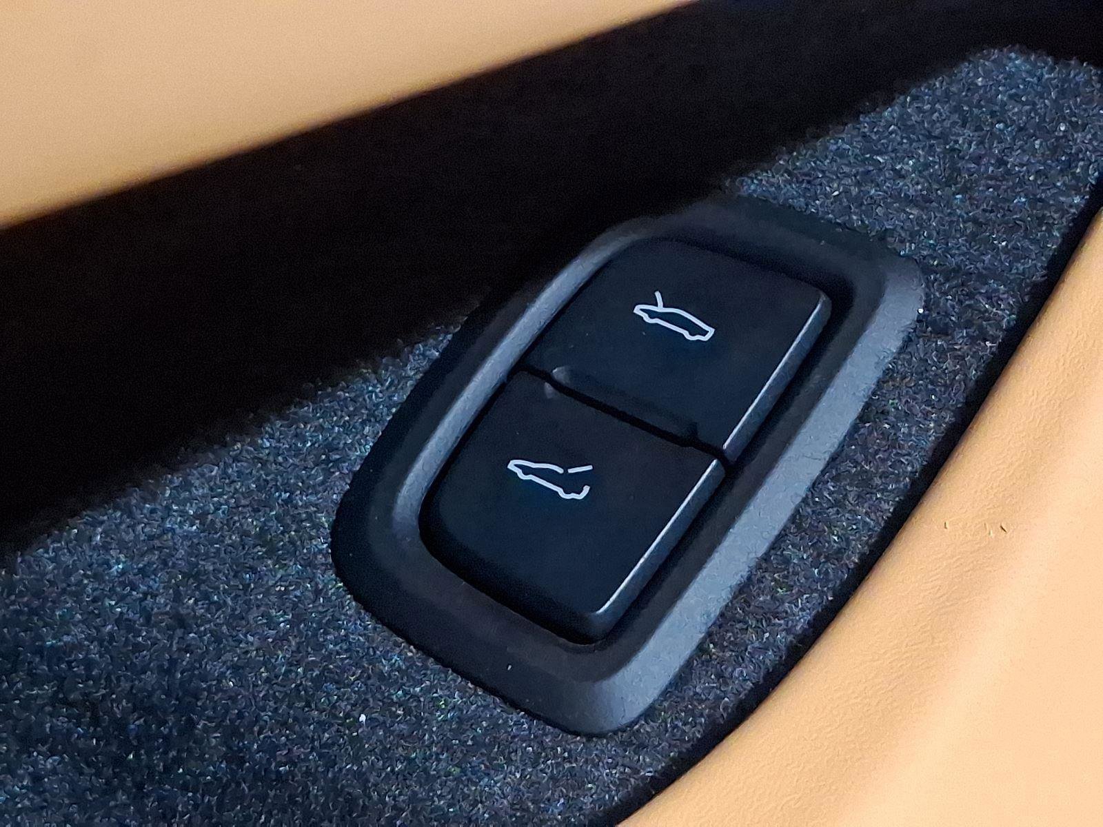 Used 2020 Chevrolet Corvette Stingray Premium Cpe w/ 3LT Preferred Equipment Group image 19