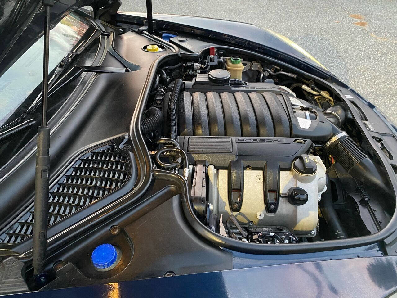 Used 2010 Porsche Panamera 4S image 34