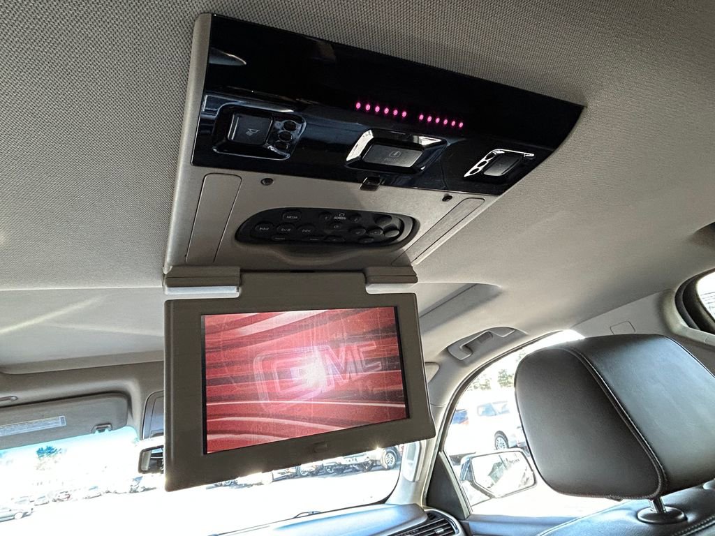 Used 2015 GMC Yukon Denali w/ Premium Package image 24