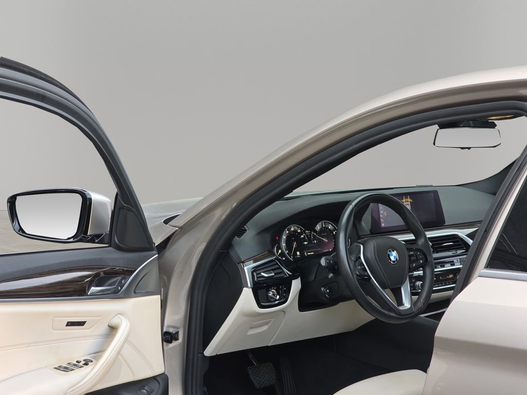 Used 2019 BMW 530i w/ Convenience Package RWD image 15