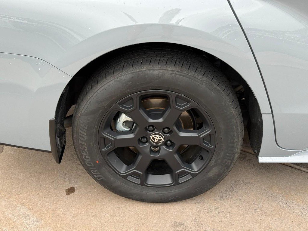 Certified 2026 Toyota Sienna XLE Woodland Edition AWD/4WD image 6